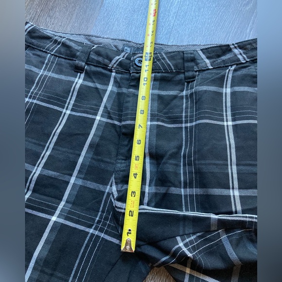 O'Neill Checkered Shorts - Picture 7 of 10